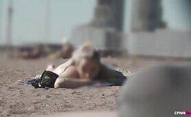 Beach bulge voyeur - awesome ending